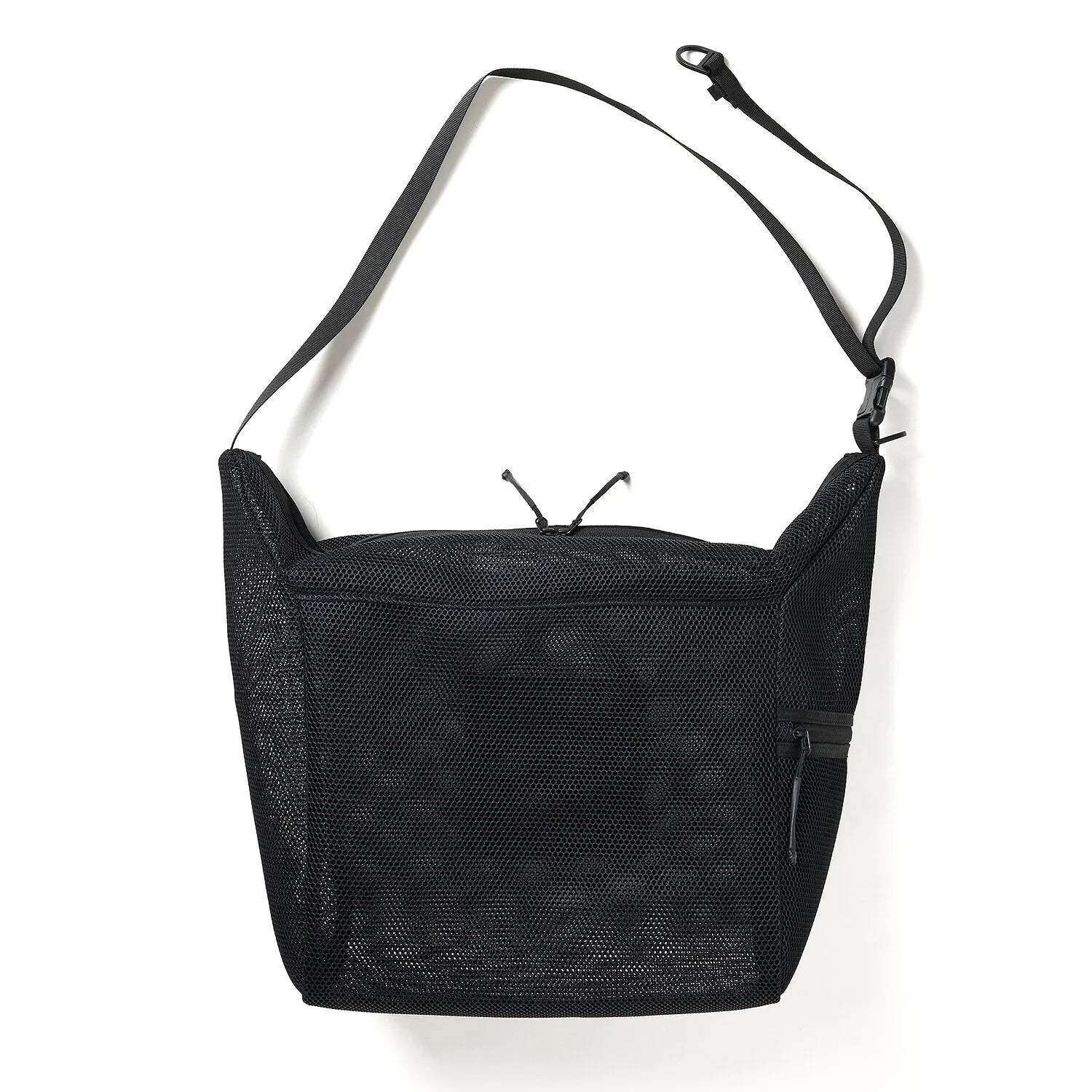 BAICYCLON(バイシクロン)のメッシュナイロン性ショルダーバッグ「BCL-28 MESH LARGE SHOULDER BAG）」のBLACKの正面からの商品写真
