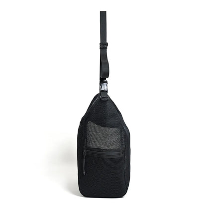 BAICYCLON(バイシクロン)のメッシュナイロン性ショルダーバッグ「BCL-28 MESH LARGE SHOULDER BAG）」のBLACKの側面からの商品写真