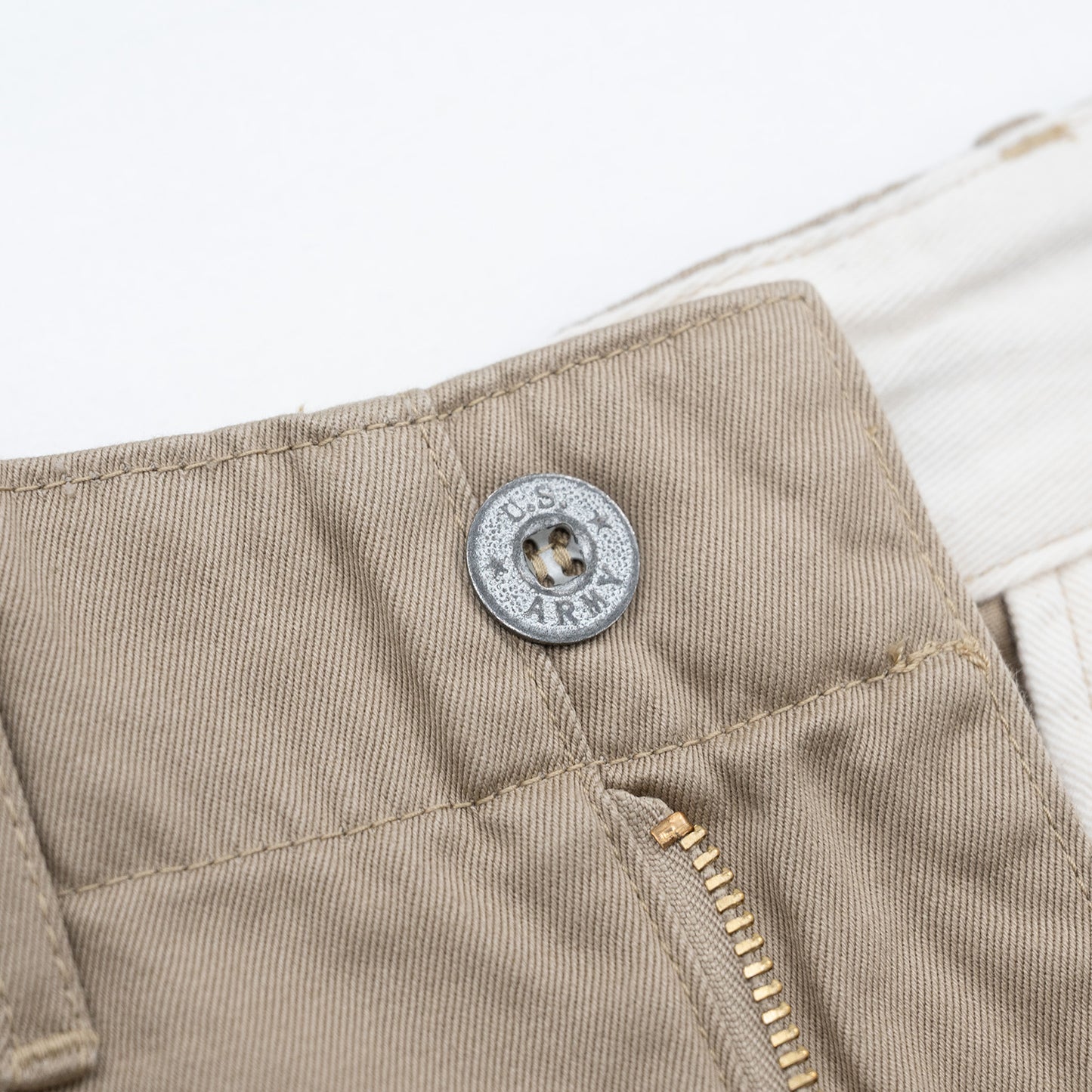 BUZZ RICKSON'S EARLY MILITARY CHINOS (MOD.) 1945 MODEL SHORTS - BEIGE