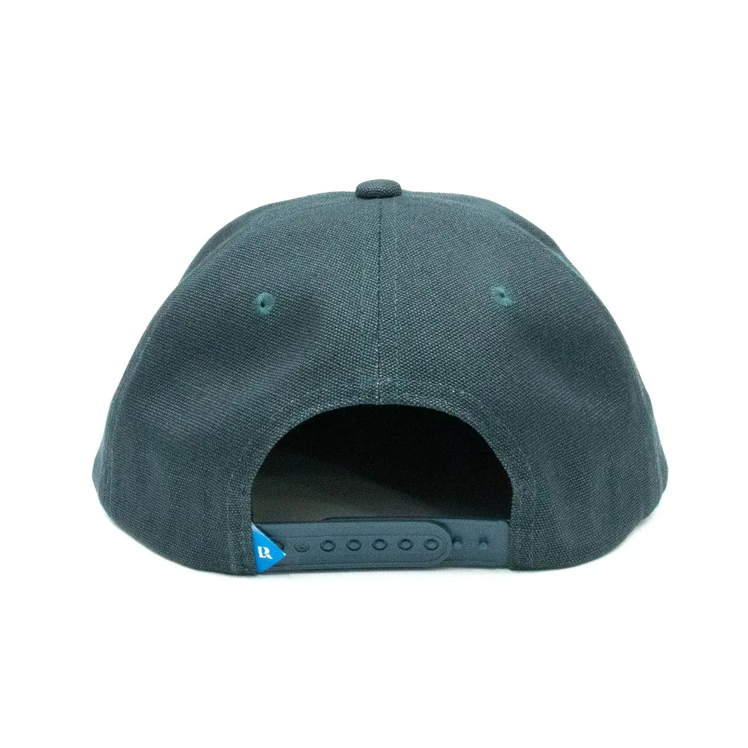 Liberaiders(リベレイダース)のコットンキャンバス製キャップ「DESTINATION UNKNOWN CAP」のGREENカラーの背面サイズアジャスターの写真