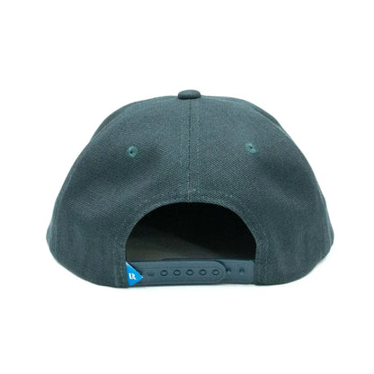 Liberaiders(リベレイダース)のコットンキャンバス製キャップ「DESTINATION UNKNOWN CAP」のGREENカラーの背面サイズアジャスターの写真