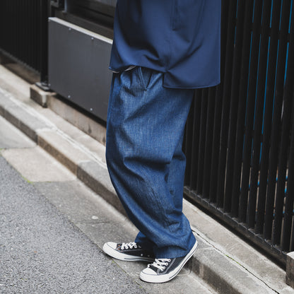 clumsy. PICTURES / 2 PLEATS WIDE DENIM SLACKS - INDIGO