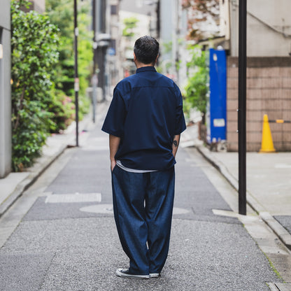 clumsy. PICTURES / 2 PLEATS WIDE DENIM SLACKS - INDIGO