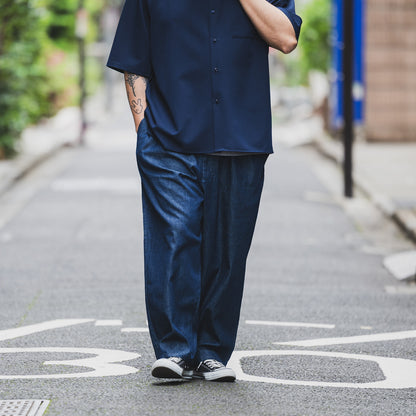clumsy. PICTURES / 2 PLEATS WIDE DENIM SLACKS - INDIGO