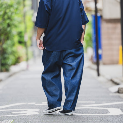 clumsy. PICTURES / 2 PLEATS WIDE DENIM SLACKS - INDIGO