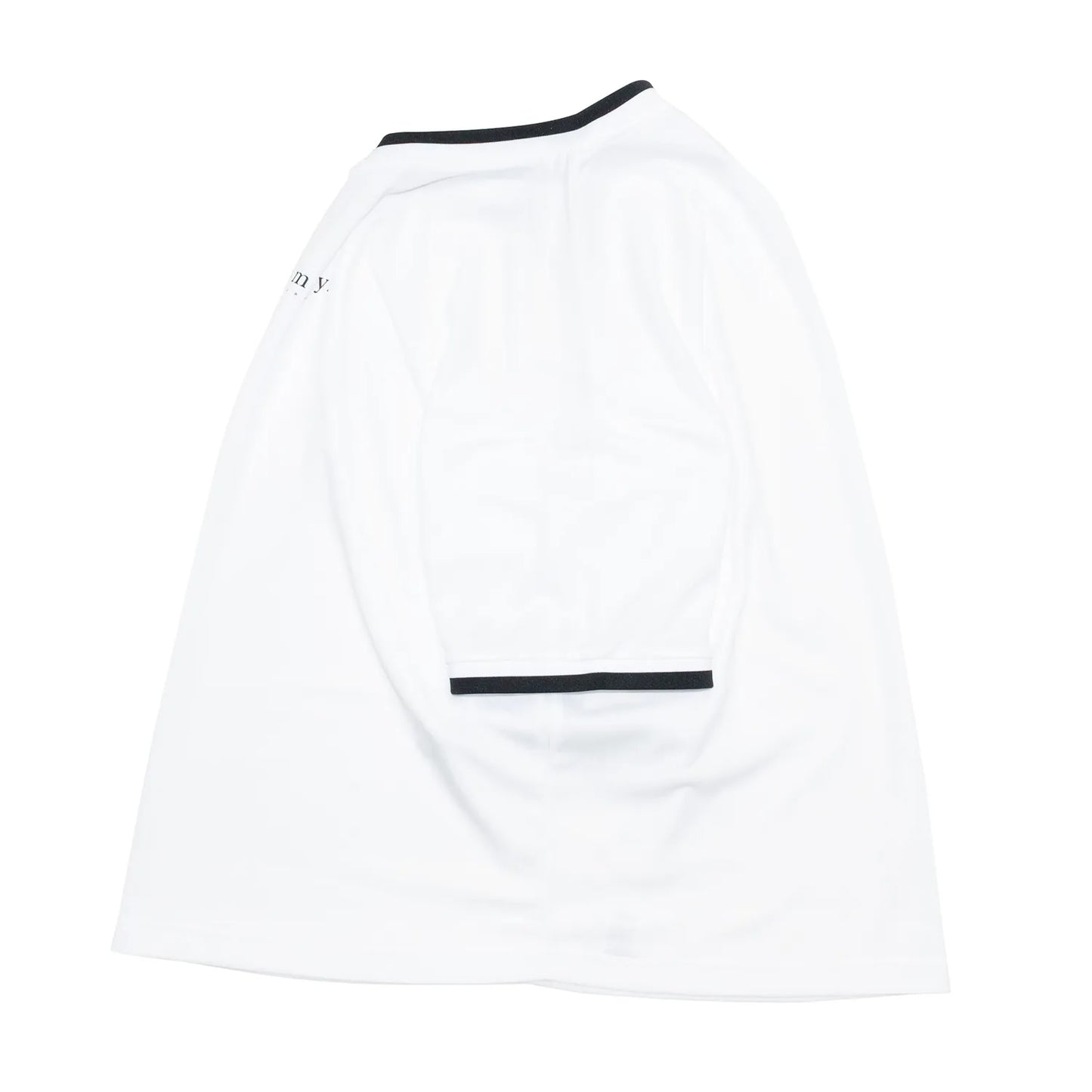 clumsy. PICTURES(クラムジー)のナイロン製のゲームシャツ「BAR LOGO GAME SHIRTS」のWHITEカラーの側面からの商品写真