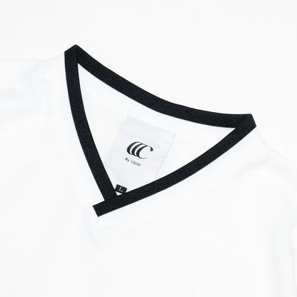 clumsy. PICTURES(クラムジー)のナイロン製のゲームシャツ「BAR LOGO GAME SHIRTS」のWHITEカラーの襟元の写真