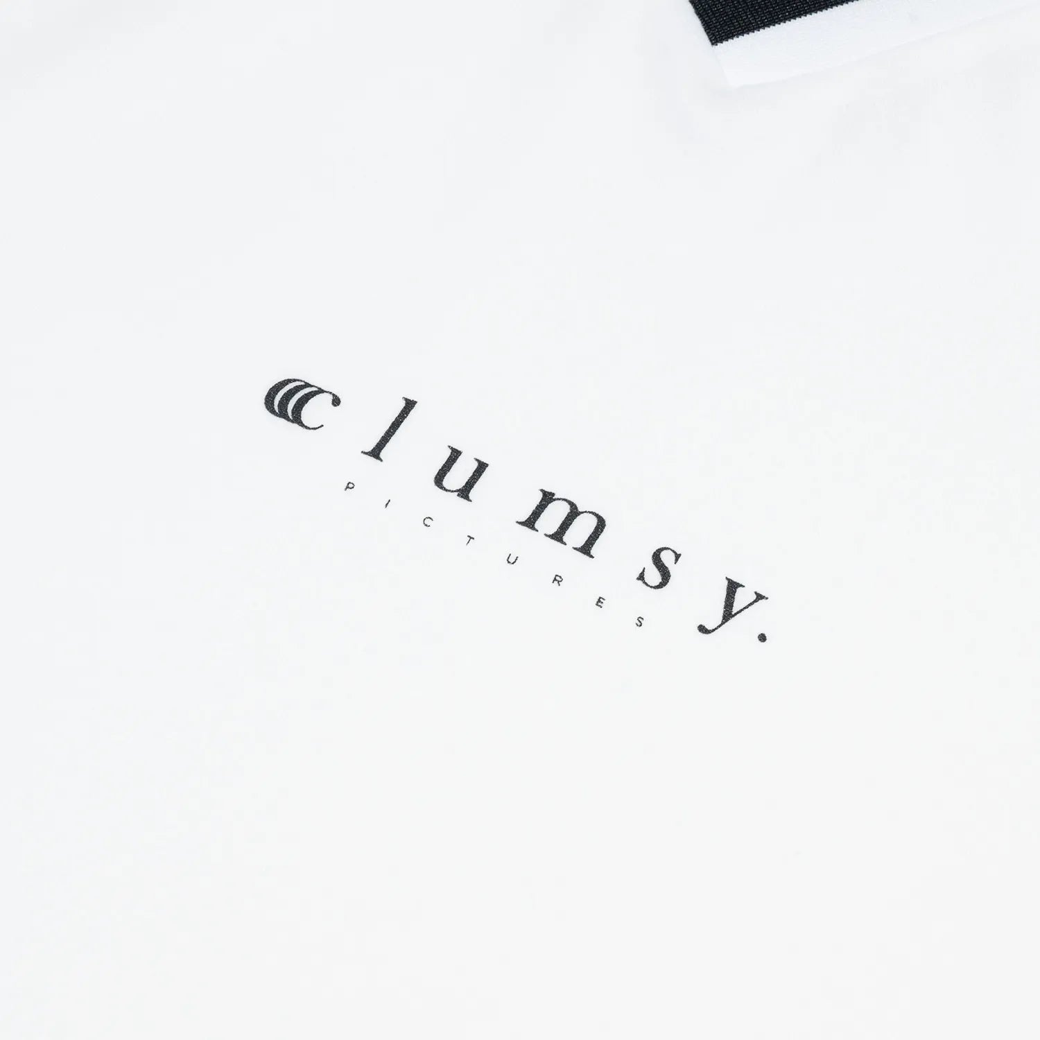 clumsy. PICTURES(クラムジー)のナイロン製のゲームシャツ「BAR LOGO GAME SHIRTS」のWHITEカラーのフロントデザインの写真