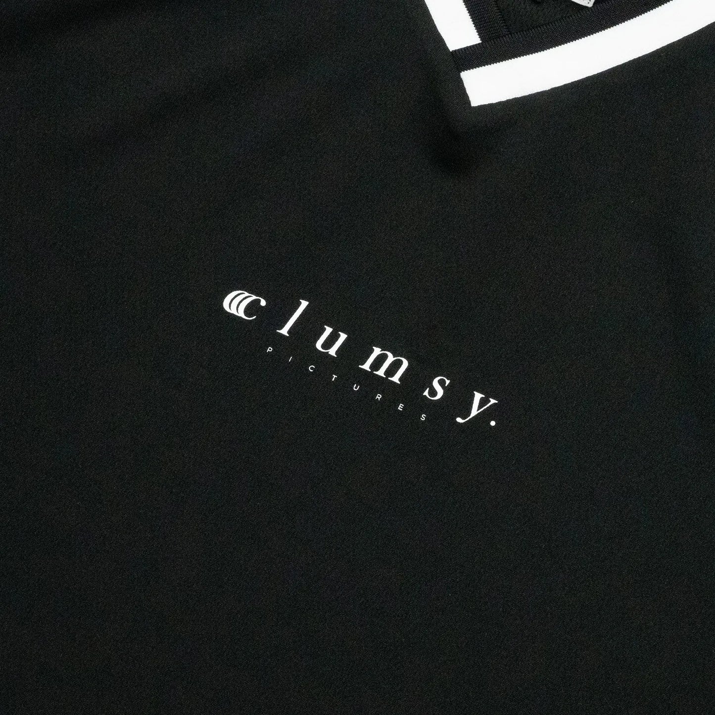 clumsy. PICTURESのBLACKカラーのゲームシャツ「BAR LOGO GAME SHIRTS」の正面デザイン写真