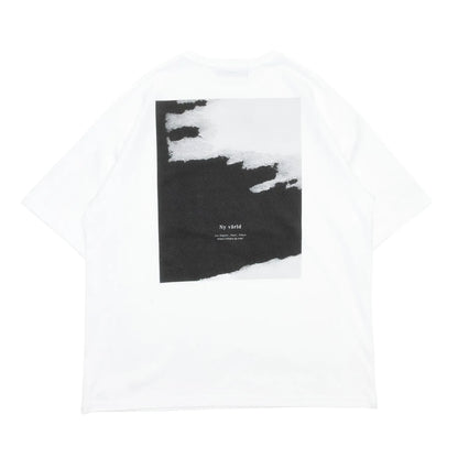 clumsy. PICTURES(クラムジー)のTシャツ「BLACK WATER S/S WIDE TEE」のWHITEカラーの背面からの商品写真