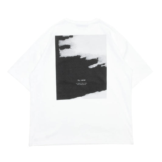 clumsy. PICTURES(クラムジー)のTシャツ「BLACK WATER S/S WIDE TEE」のWHITEカラーの背面からの商品写真