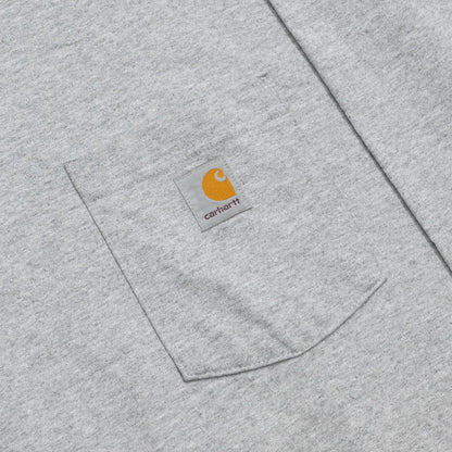 clumsyとcarharttの限定コラボモデルのロングスリーブTシャツ「LIMITED CCC L/S TEE」のHT GREYカラーの正面の胸ポケット写真