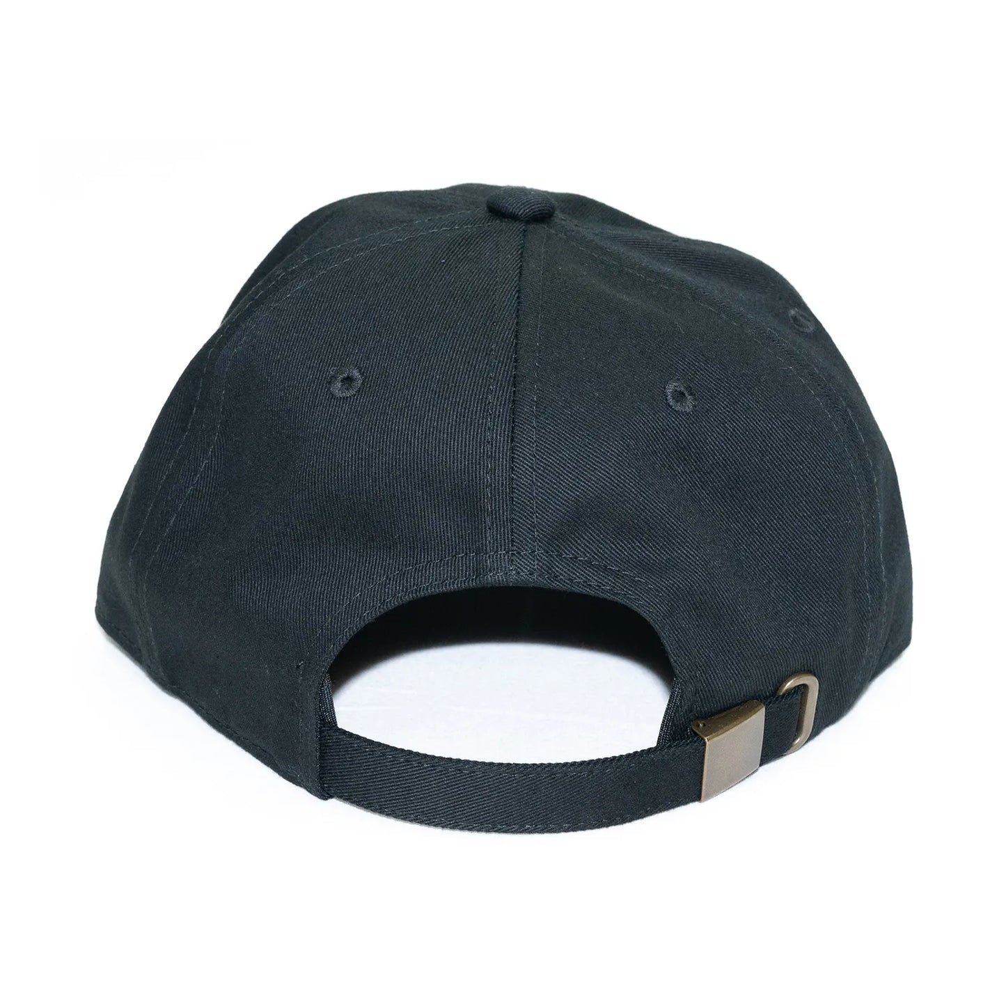 clumsy PicturesのCCCロゴがフロントに刺繍された6パネルキャップ「CCC EMBROIDERED CAP」のBLACKカラーの背面からの商品写真