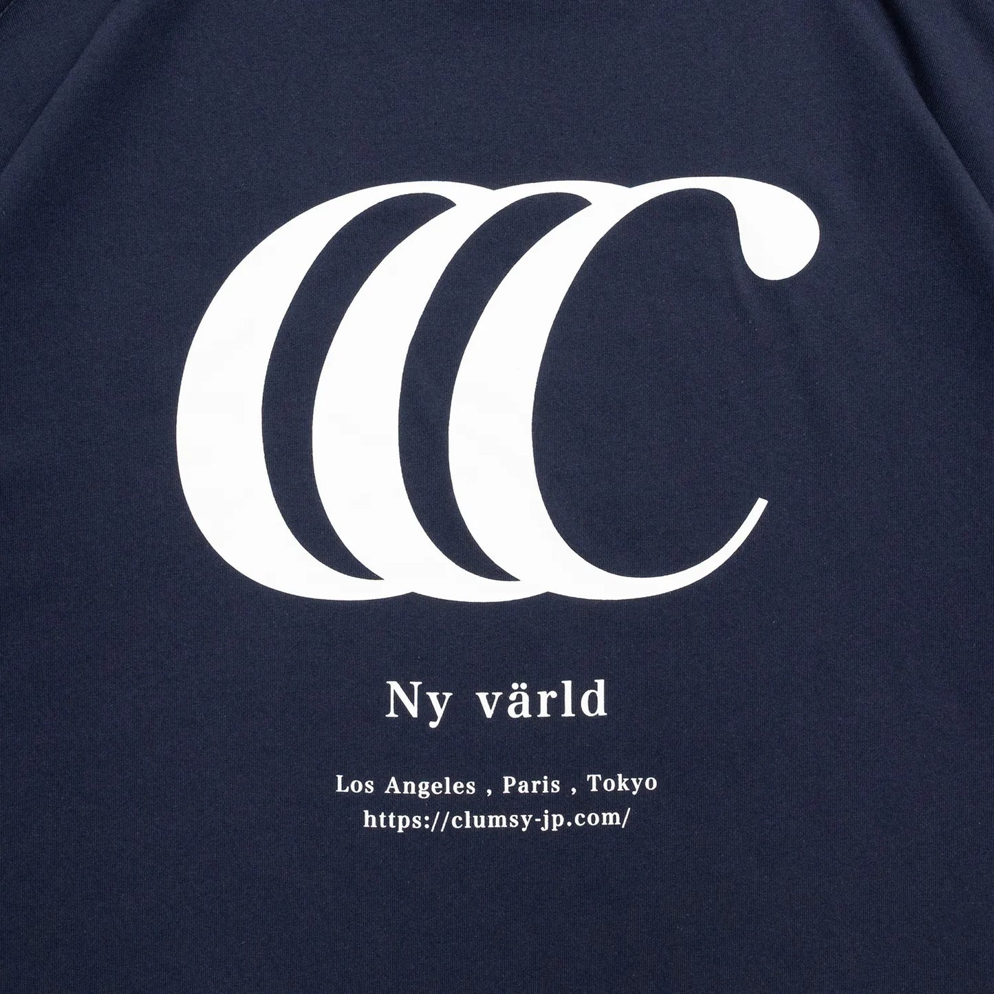 clumsy PicturesのCCCロゴがデザインされた定番モデルのTシャツ「LIMITED CCC WIDE TEE」のNAVY/WHITEカラーの背面のデザイン写真