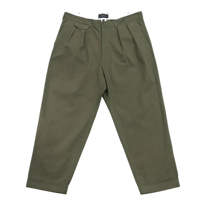 clumsy Pictures(クラムジー)の「2PLEATS RELAXED TWILL PANTS」のOLIVE DRABカラーの正面からの商品写真