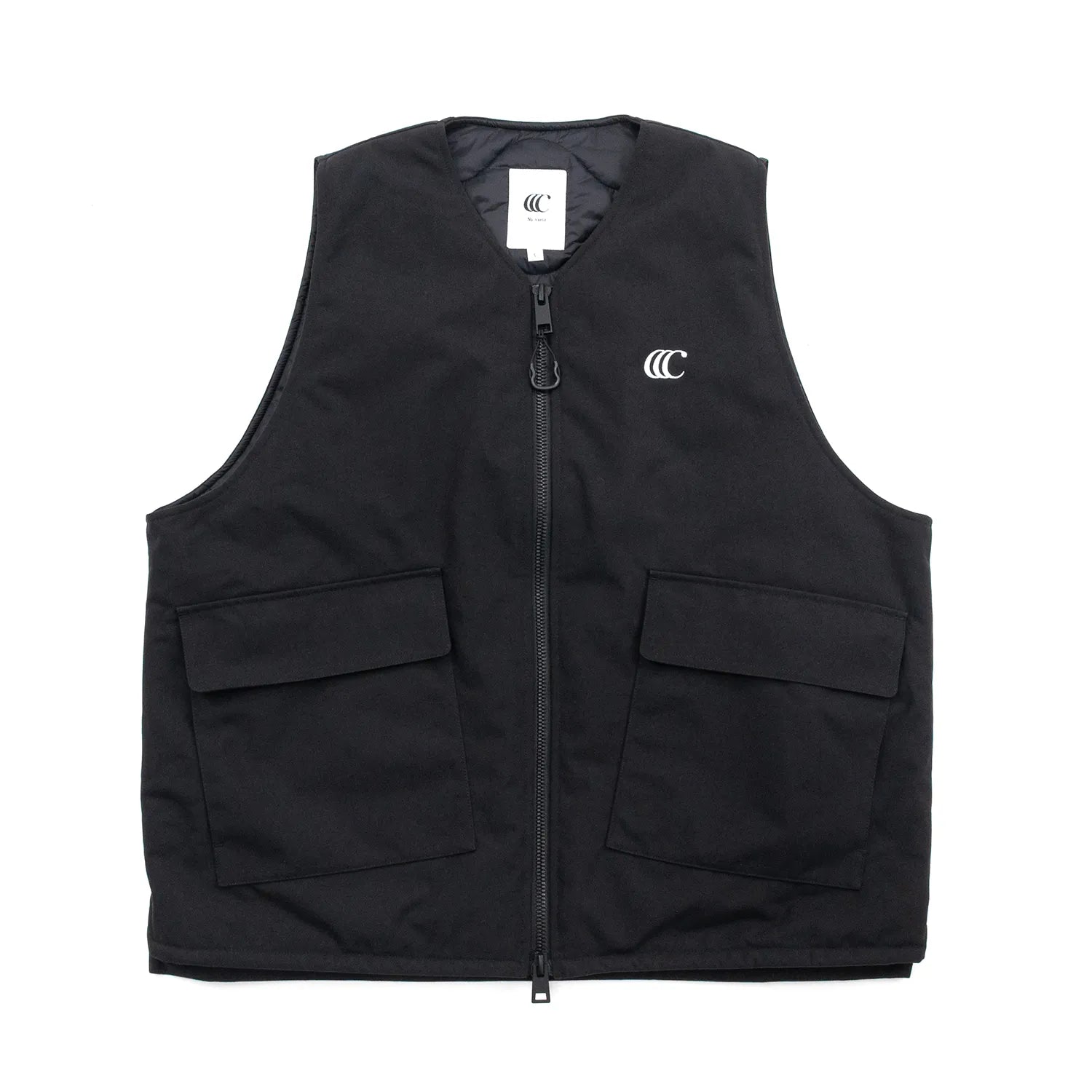 ナイロンダック生地を使用したclumsy(クラムジー)の中綿入りタクティカルベスト「TACTICAL DUCK VEST」のBLACKカラーの正面からの商品写真