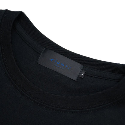 clumsy. PICTURES(クラムジーピクチャーズ)のTシャツ「TENET TEE」のBLACKカラーの襟元の写真