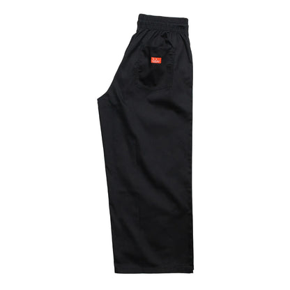 COOKMAN(クックマン)を代表するワイドパンツ「WIDE PANTS」のBLACKカラーの側面からの商品写真