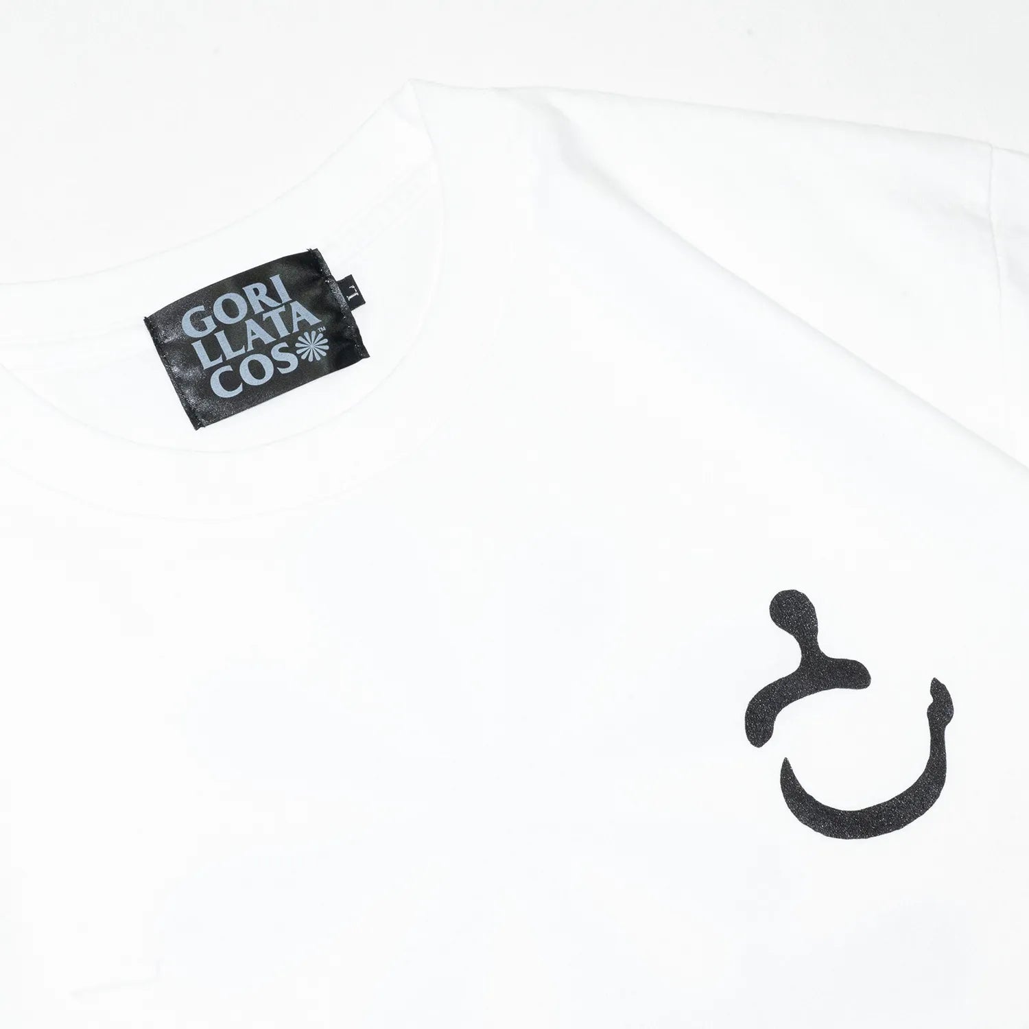 GORILLA TACOSのバックとフロント左胸にデザインがプリントされたTシャツ「New MOJI S/S TEE」のWHITEカラーのフロントのデザイン写真