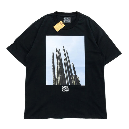 GDCを手がける熊谷隆志とGORILLA TACOSのコラボレーションモデルのTシャツ「GORILLA TACOS x TAKASHI KUMAGAI CACTUS TEE」のBLACKカラーの正面からの商品写真
