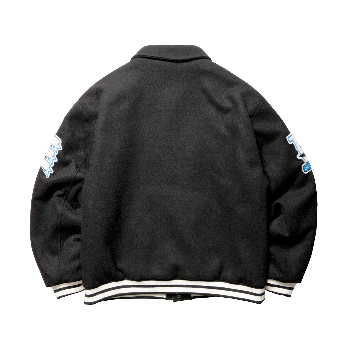 Liberaiders(リベレイダース)の肉厚なバーシティジャケット「LR VARSITY JACKET」のBLACKカラーの背面からの商品写真