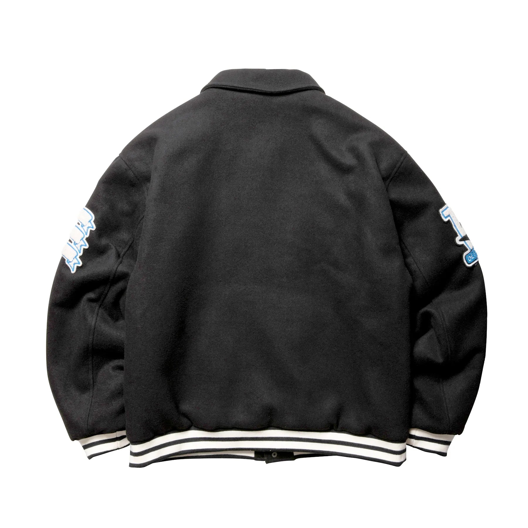 Liberaiders(リベレイダース)の肉厚なバーシティジャケット「LR VARSITY JACKET」のBLACKカラーの背面からの商品写真