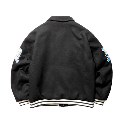 Liberaiders(リベレイダース)の肉厚なバーシティジャケット「LR VARSITY JACKET」のBLACKカラーの背面からの商品写真