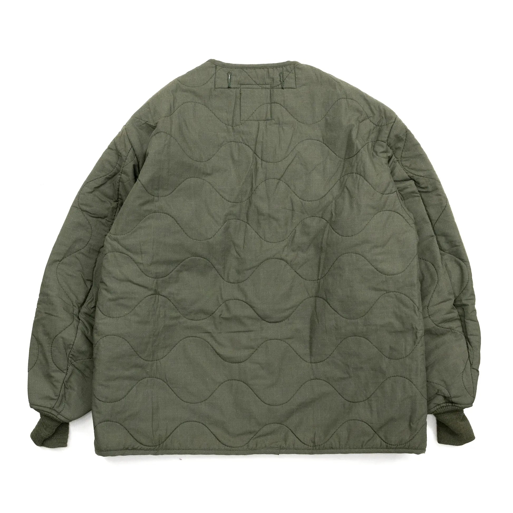 Primeが発掘したDEAD STOCKのVINTAGE「US ARMY AIRCREW NOMEX LINER JACKET / OLIVE DRAB」の背面からの商品写真