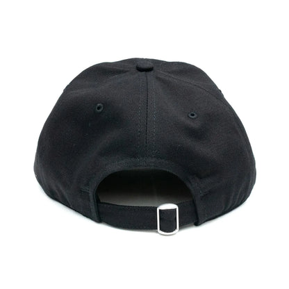 LAST RESORT ABのフロントにチェリーのイラストが刺繍で入るBLACKカラーのコットン製ダッドハットキャップ「CHERRIES DADDY CAP」の背面からの商品写真
