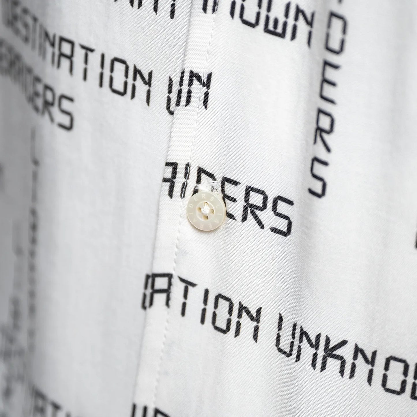 Liberaiders / DIGITAL LOGO RAYON S/S SHIRT - WHITE (732042601)