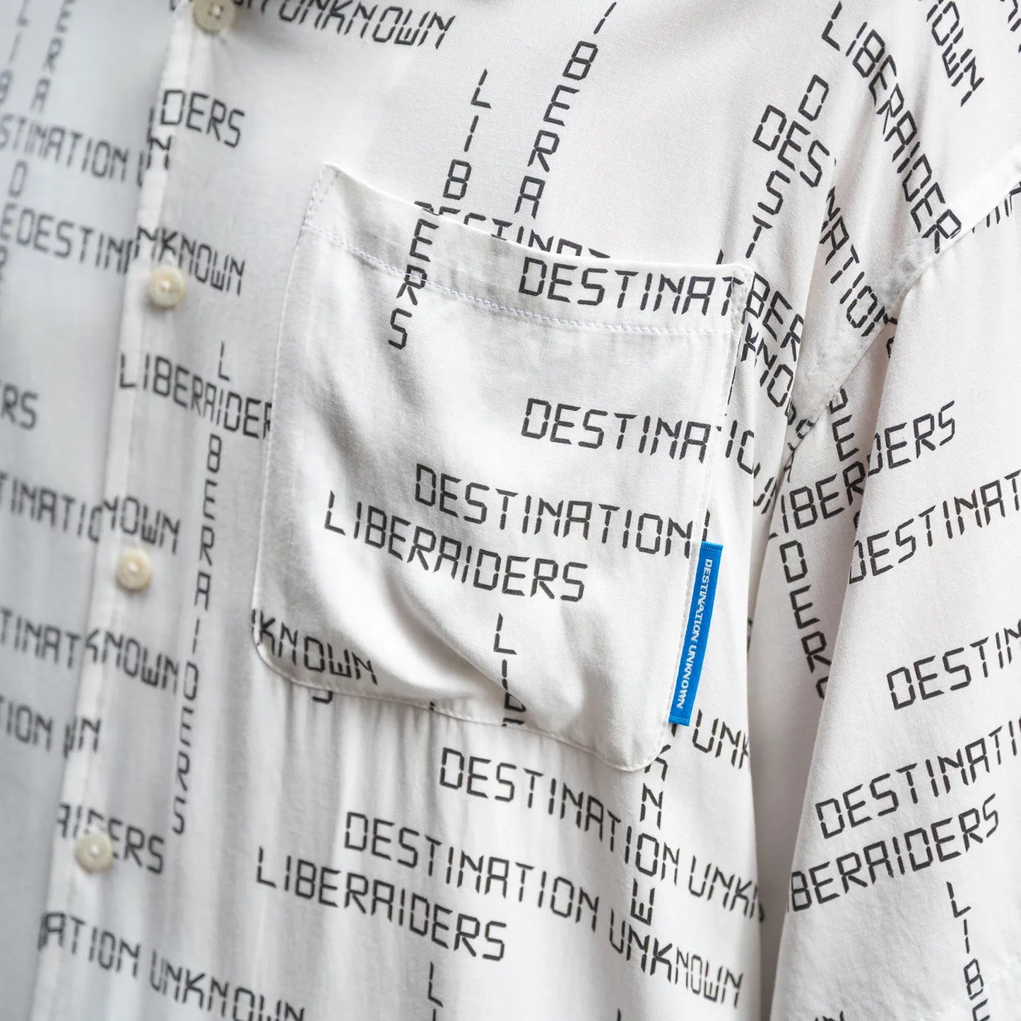 Liberaiders / DIGITAL LOGO RAYON S/S SHIRT - WHITE (732042601)