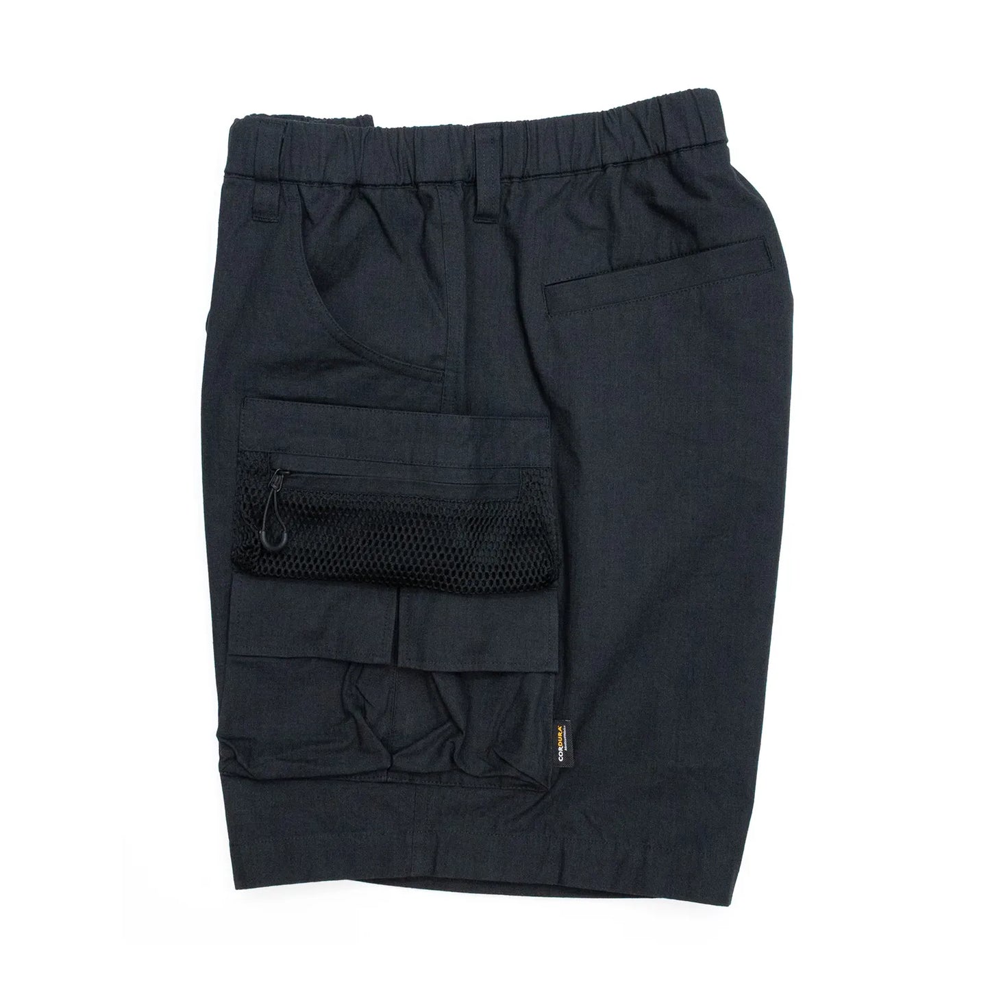 Liberaiders(リベレイダース)の高機能ナイロンショーツ「CORDURA RIP UTILITY SHORTS」のBLACKカラーの左側面からの商品写真