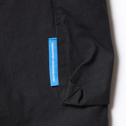 Liberaiders(リベレイダース)の高機能ナイロンショーツ「CORDURA RIP UTILITY SHORTS」のBLACKカラーのピスネームの写真