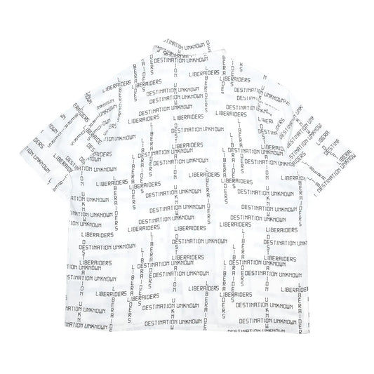 Liberaiders(リベレイダース)のレーヨン素材を使用した開襟シャツ「DIGITAL LOGO RAYON S/S SHIRT」の背面からの商品写真