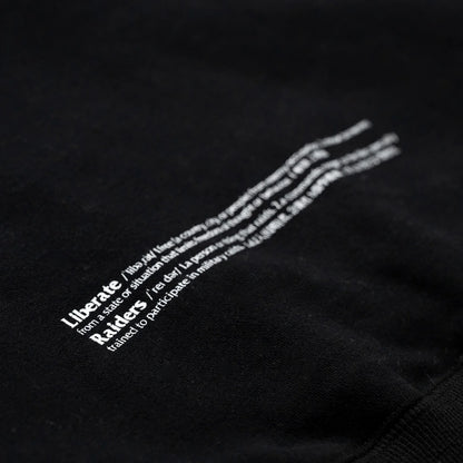 Liberaiders(リベレイダース)のフロントにデザインがプリントされた肉厚なフーディ(パーカー)「LR EMBROIDERY HOODIE」のBLACKカラーの背面のプリントデザインの写真