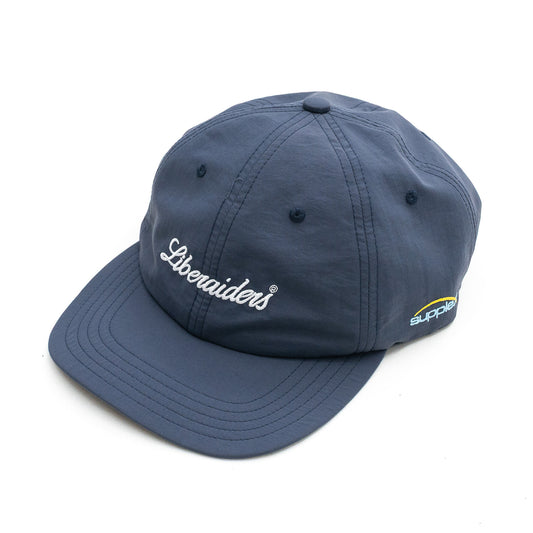 Liberaiders(リベレイダース)のSUPPLEXナイロン製の6パネルキャップ「SUPPLEX NYLON CAP」のNAVYカラーの斜め左からの商品写真