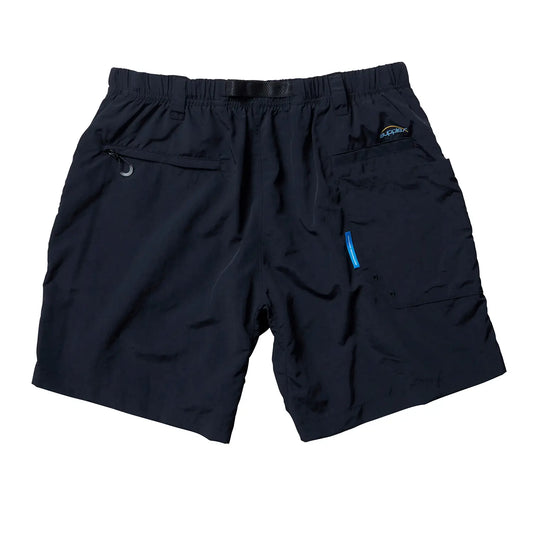 Liberaiders(リベレイダース)のサプレックスナイロン製のショーツ「SUPPLEX NYLON SHORTS」のBLACKカラーの背面からの商品写真