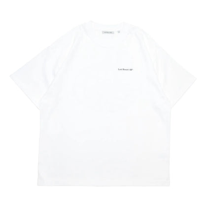 LAST RESORT ABのATLASロゴが背面にプリントされた定番のTシャツ「AB ATLAS MONOGRAM TEE」のWHITEカラーの正面からの商品写真