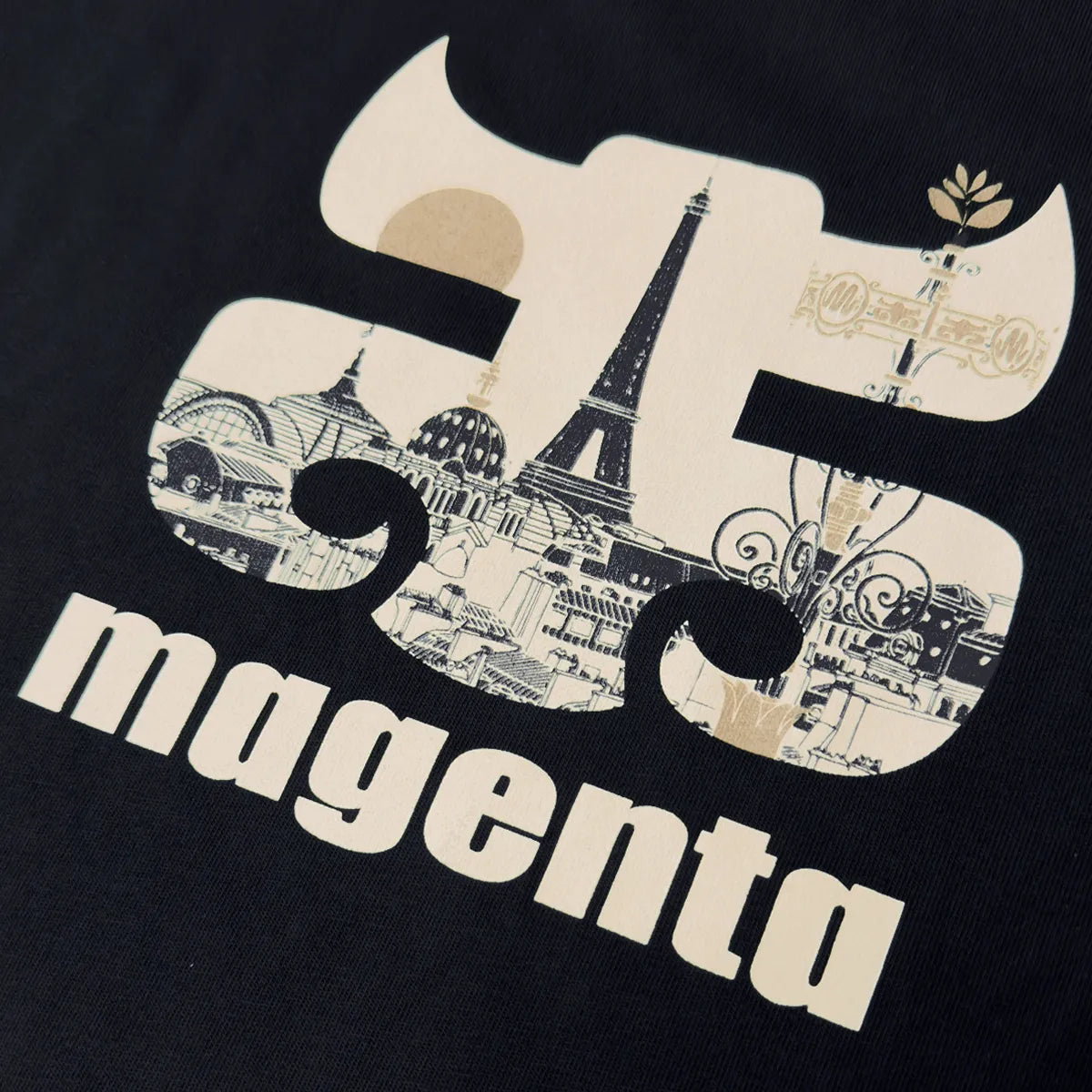「Magenta Skateboards」と「I-Path」による限定コラボパーカー「MAGENPATH HOODIE」の正面デザイン写真