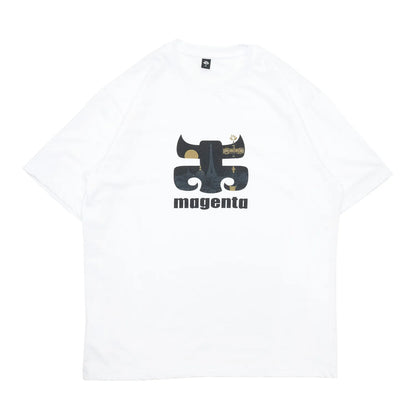 「Magenta Skateboards」と「I-Path」による限定コラボTシャツ「MAGENPATH TEE」の正面からの商品写真