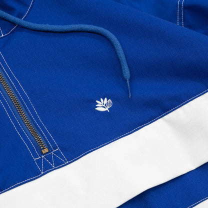 MAGENTA(マジェンタ)から待望の復刻を果たしたスケートの歴史に深く刻まれたTOM PENNYのあの伝説的アノラックジャケット「TOM 96 JACKET」のBLUEカラーの左胸のPLANTロゴの写真