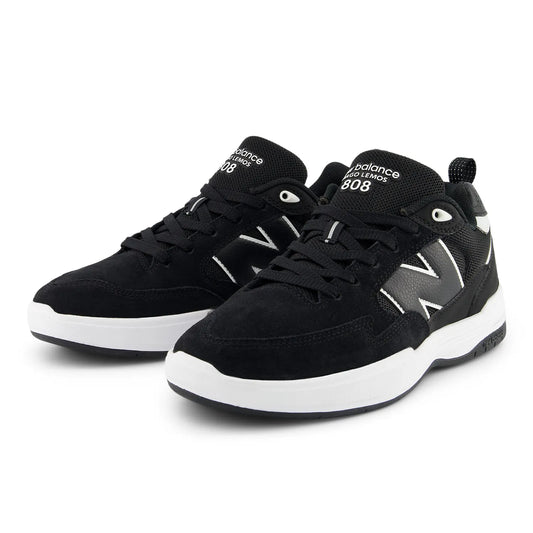 New Balance Numeric(ニューバランスヌメリック)の「TIAGO LEMOS」のシグネーチャーモデルのスケボー・スケートボードシューズ「NM808LBW」のBLACKカラーの左斜め手前からの商品写真