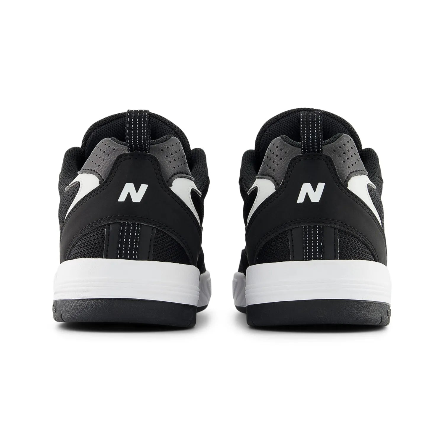 New Balance Numeric(ニューバランスヌメリック)の「TIAGO LEMOS」のシグネーチャーモデルのスケボー・スケートボードシューズ「NM808LBW」のBLACKカラーの背面からの商品写真