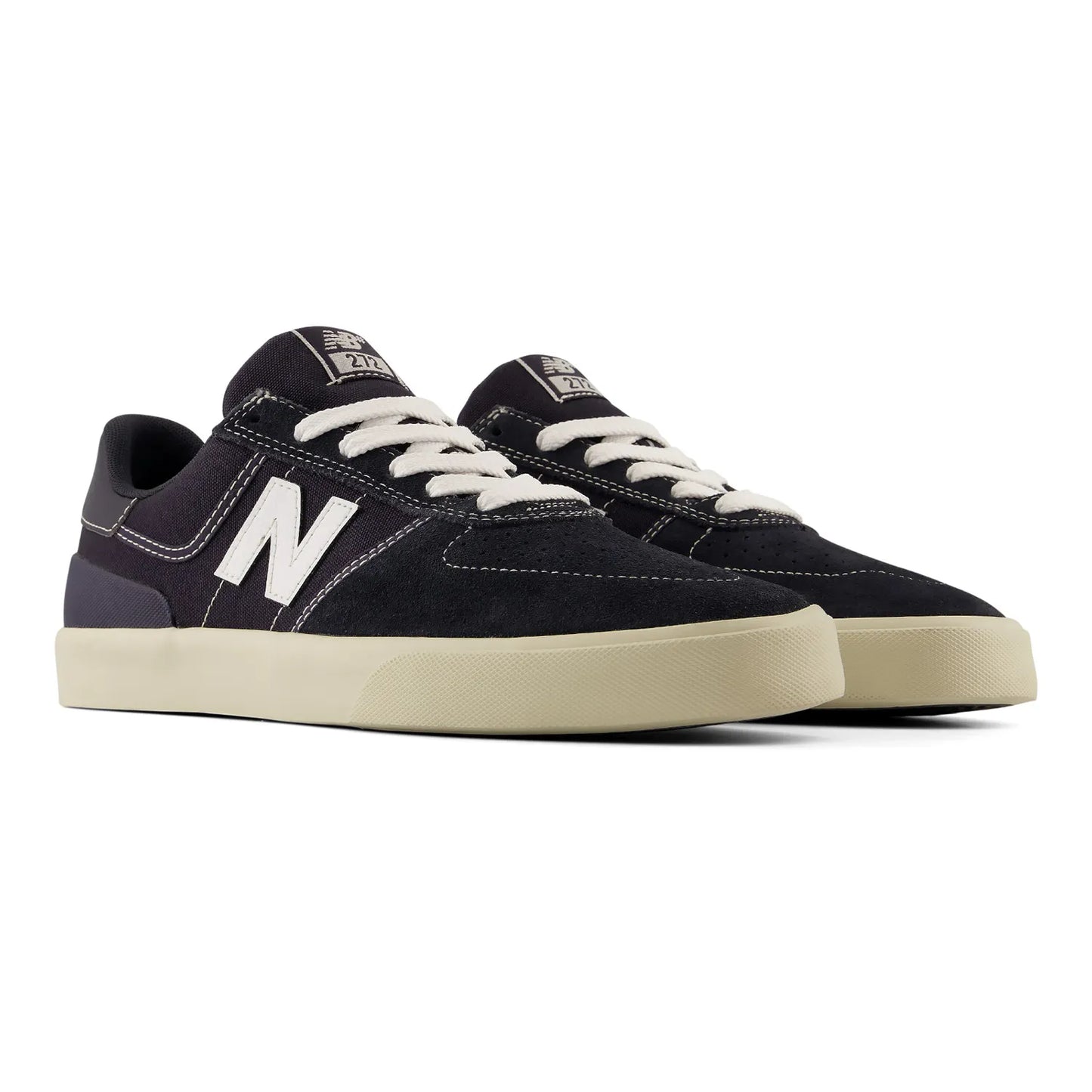 New Balance Numeric(ニューバランス)の定番のチームフェイバリットスケートシューズ「UN272 WAT」の両足を斜めから撮影した商品写真