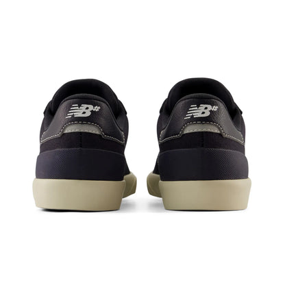New Balance Numeric(ニューバランス)の定番のチームフェイバリットスケートシューズ「UN272 WAT」の背面から撮影した商品写真