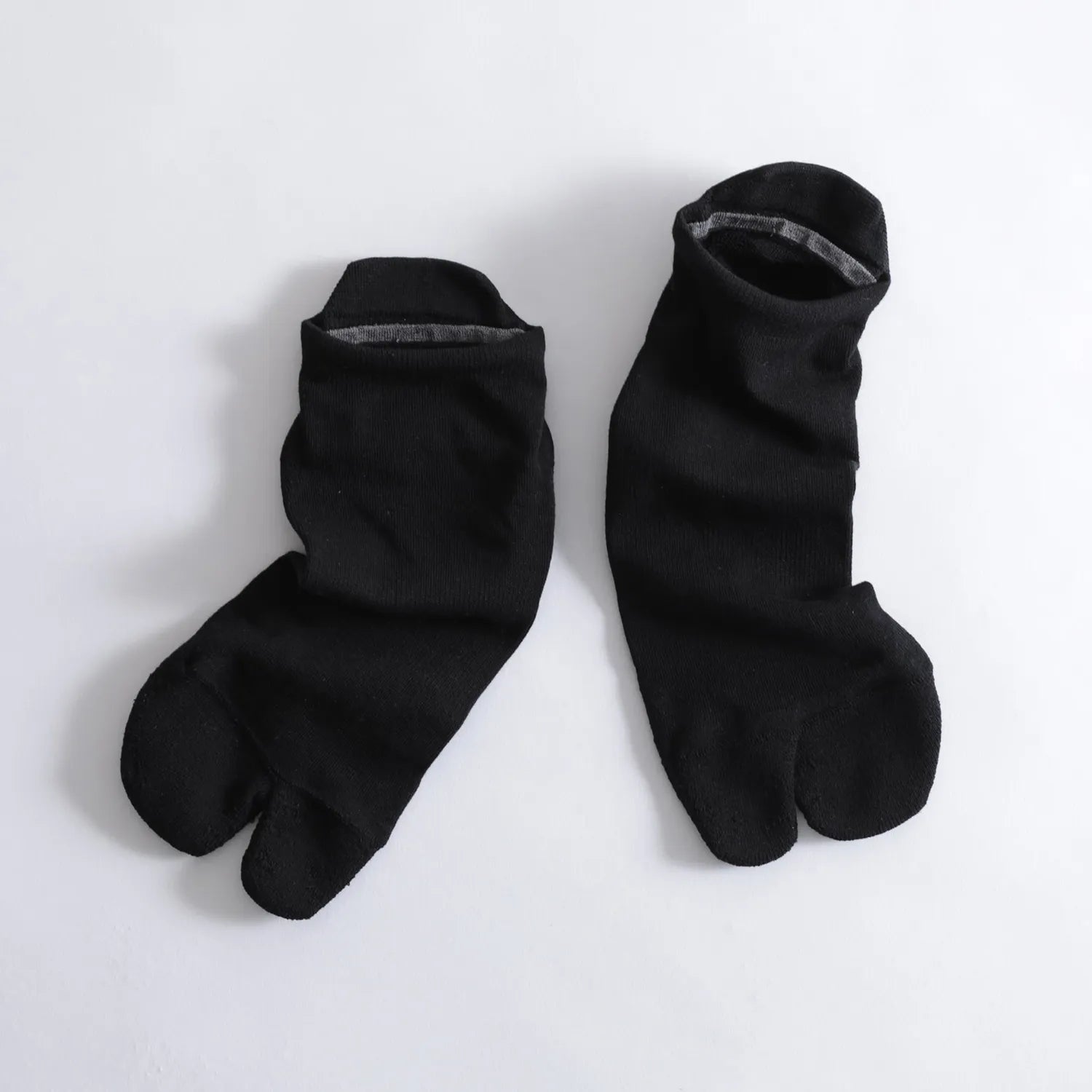 NODAL（ノーダル）のCOTTONとCORDURAナイロンの混紡ソックス「CORDURA 60/40 ANKLE SOCKS」のBLACKカラーのイメージ写真
