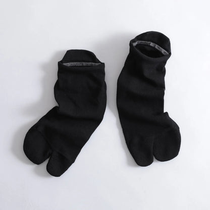 NODAL（ノーダル）のCOTTONとCORDURAナイロンの混紡ソックス「CORDURA 60/40 ANKLE SOCKS」のBLACKカラーのイメージ写真