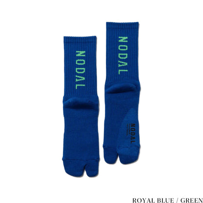 NODAL（ノーダル）ロゴを背面に配し存在感を放つソックス「LOGO SOCKS」のROYAL BLUE&GREENカラーの商品写真