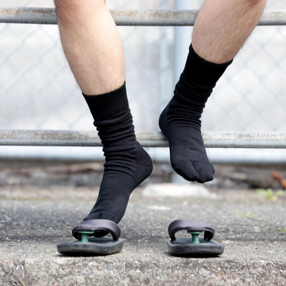 NODAL（ノーダル）を代表する日常に寄り添う高品質ソックス「NEW STANDARD SOCKS」のBLACKカラーの着用画像