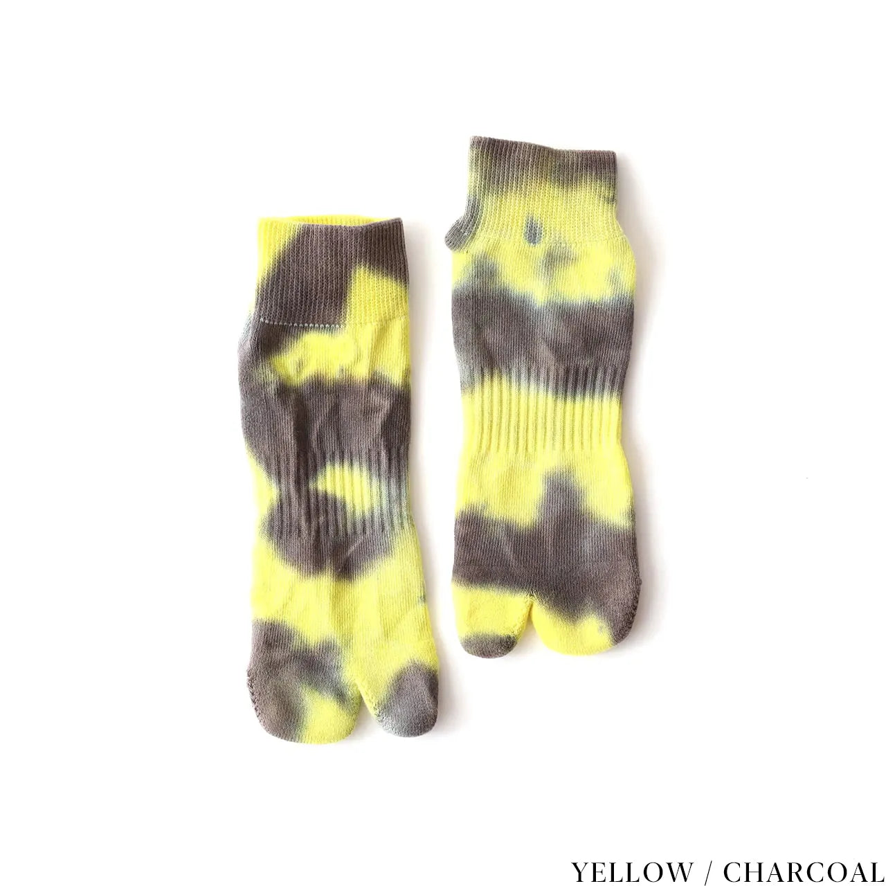 NODAL（ノーダル）のタイダイアンクルソックス「TIE DYE ANCLE SOCKS」のYELLOW&CHARCOALカラーの商品写真